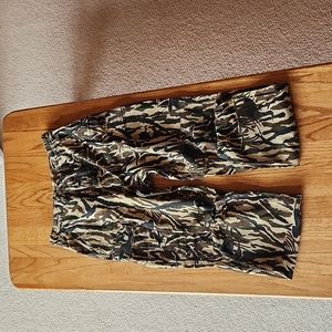 Men's camouflage BDUs